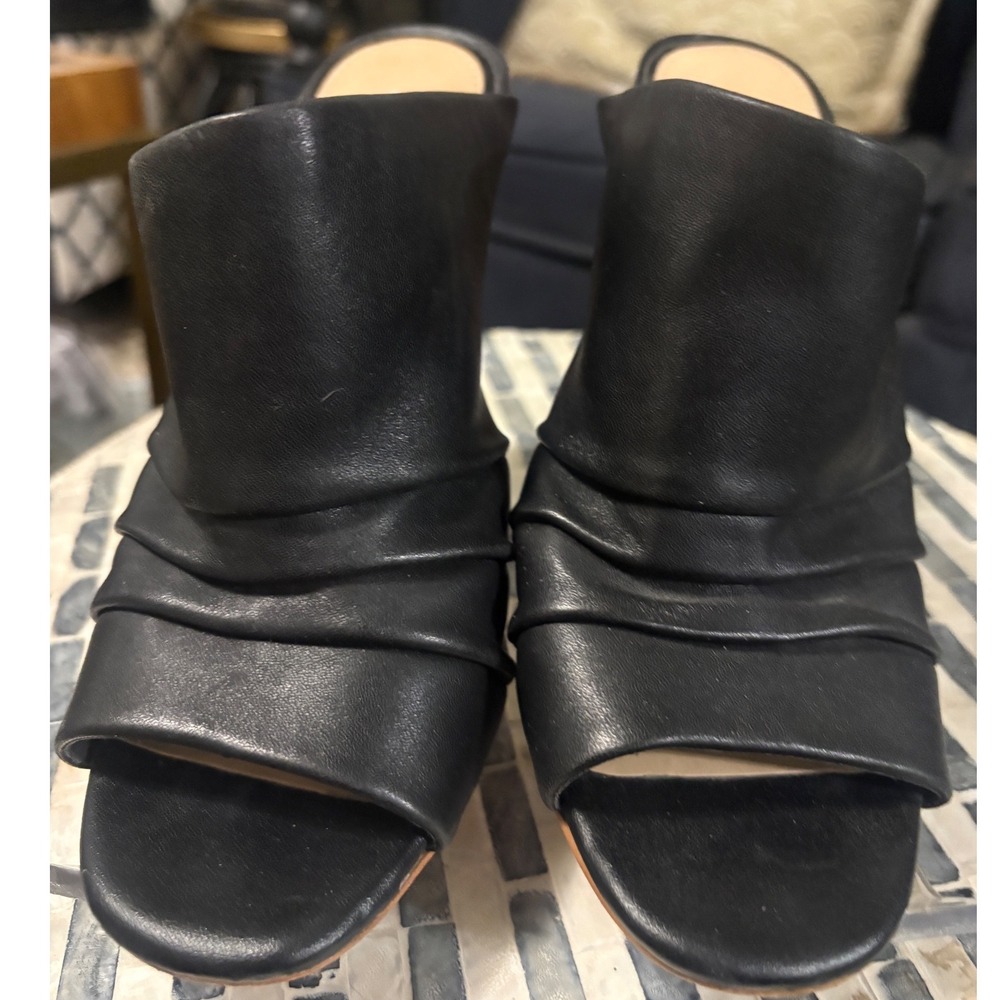 Gianni Bini Black Leather Slip On Mule Heels‎ Chunky Wood Heel open toe Size 6.5
